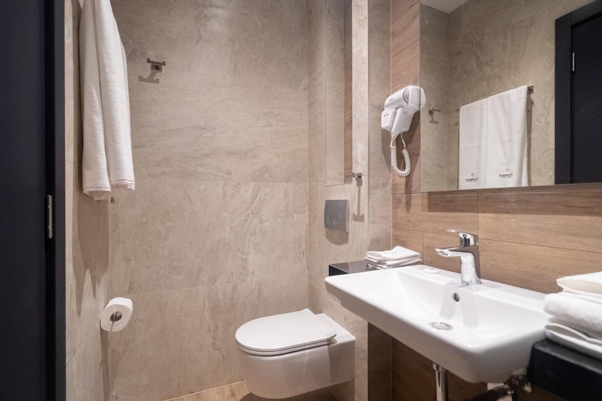 Hotel Element Novi Sad Bagian luar foto